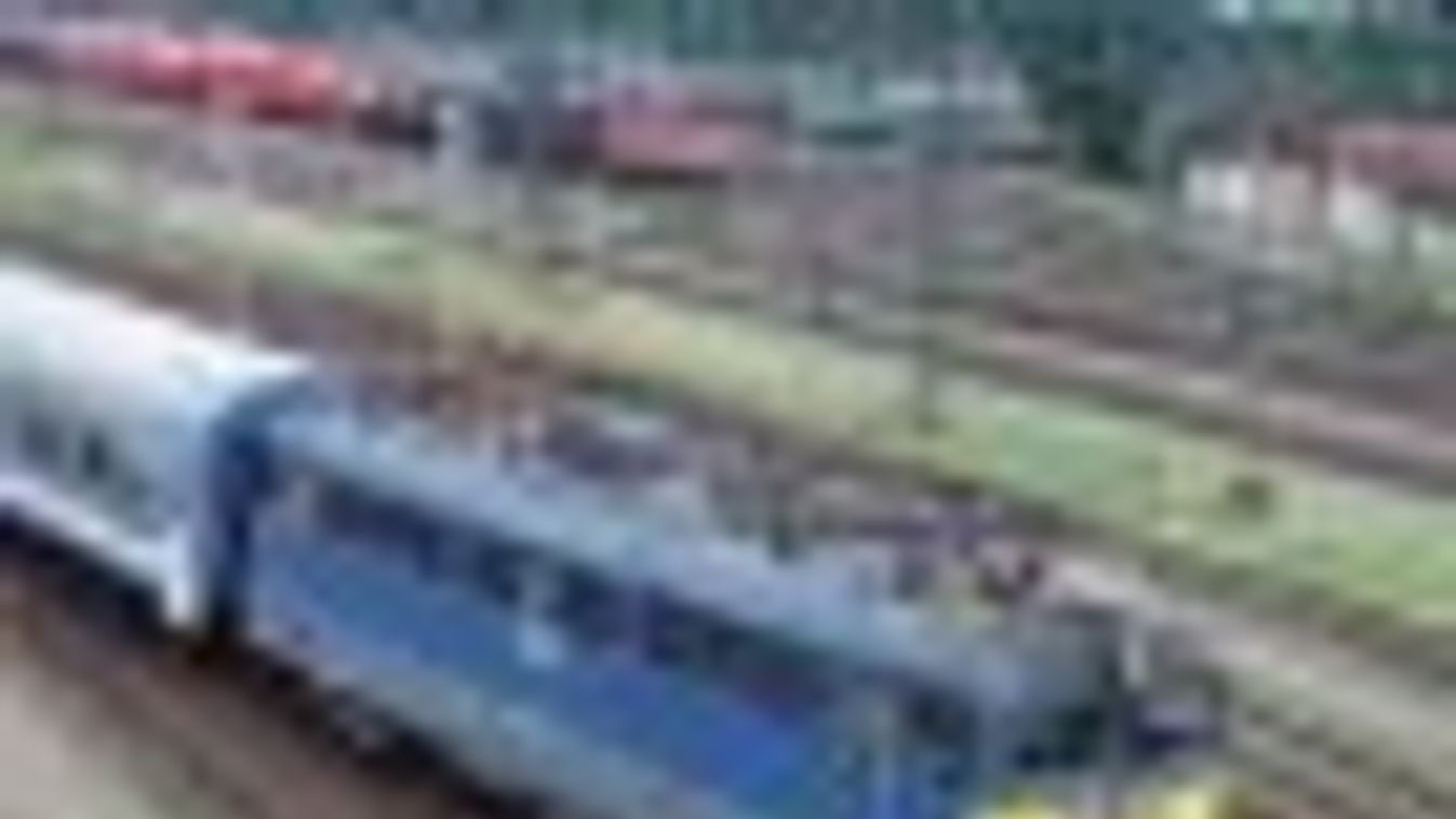 Áll a vasúti forgalom Szatymaznál felsővezeték-sérülés miatt