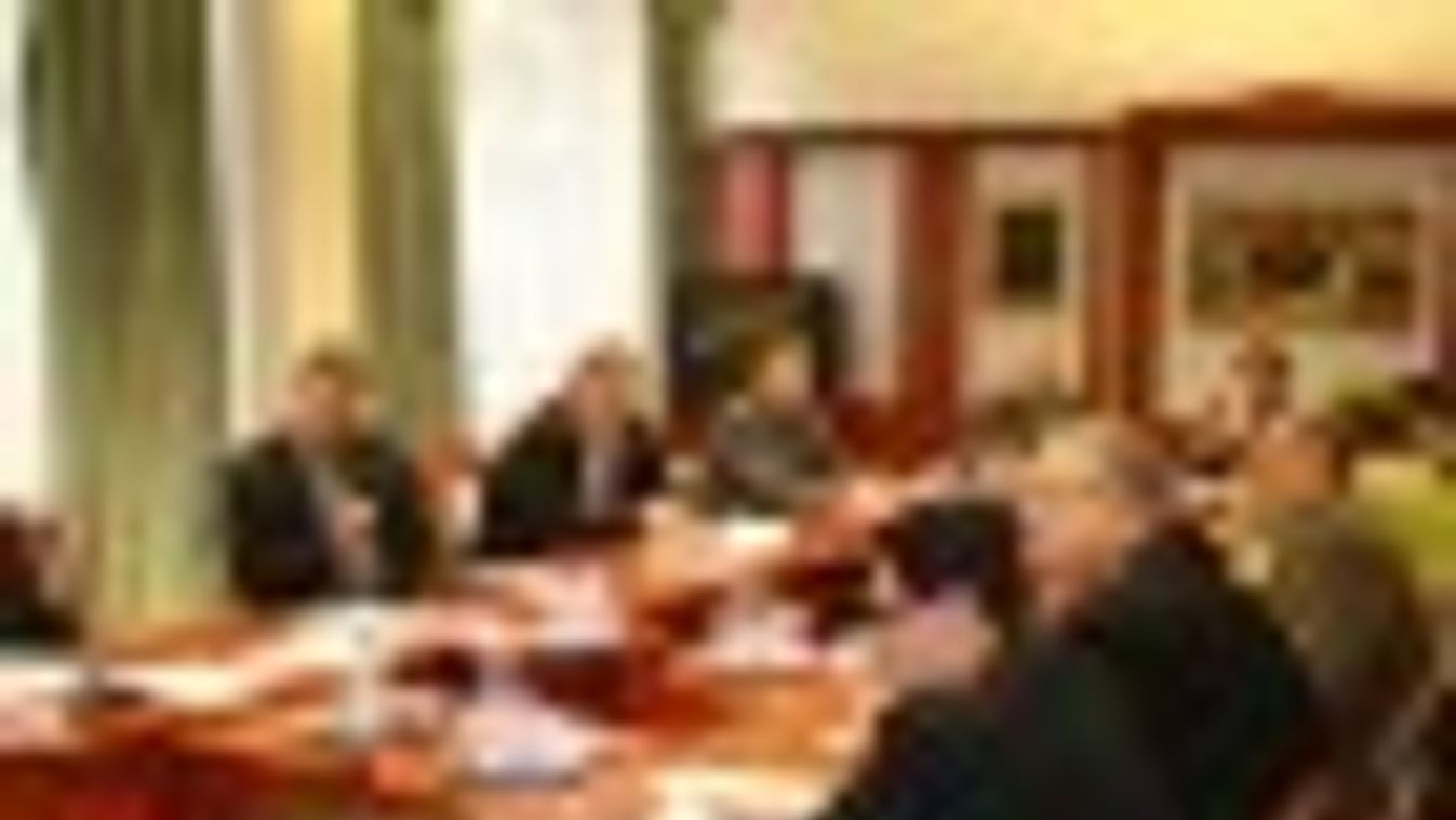 Rendkívüli ülést tartott a Csongrád Megyei Védelmi Bizottság