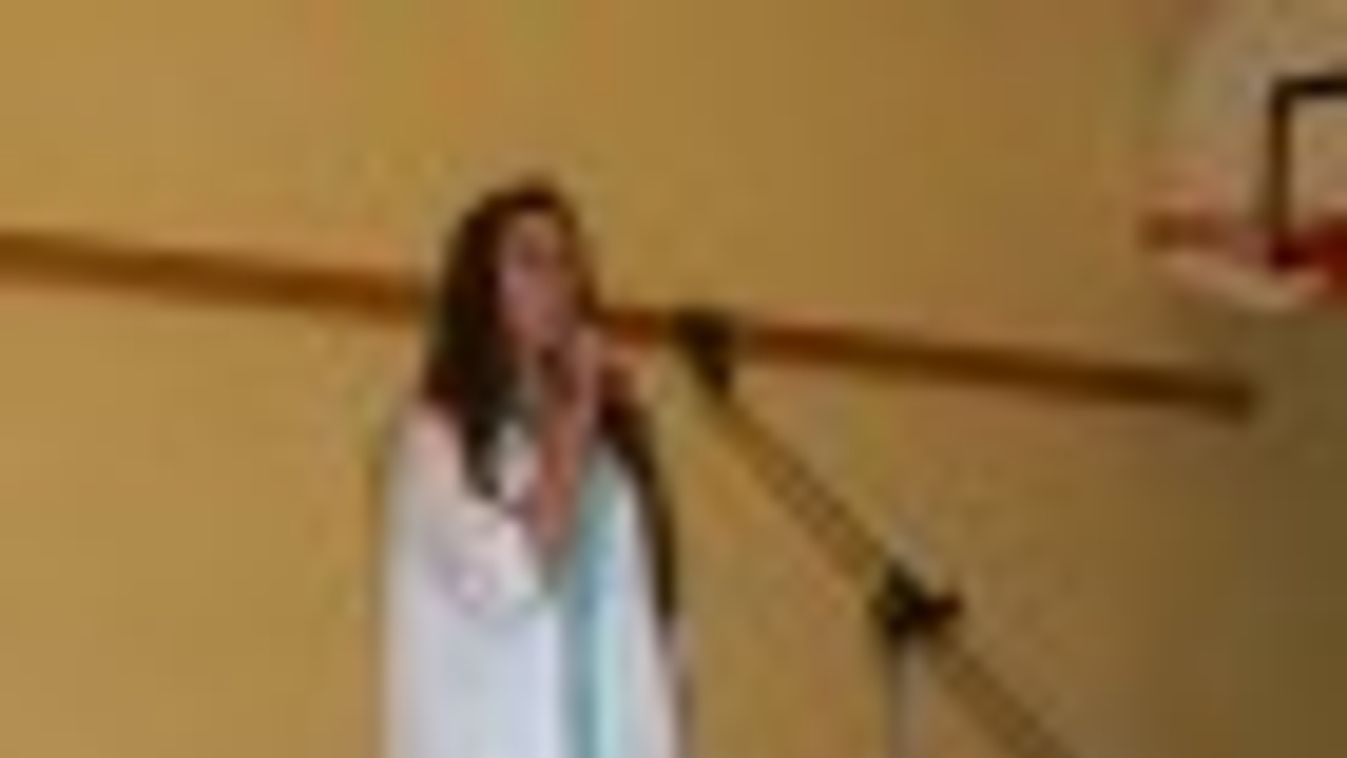 Énekes hölgy szerezte meg a tiszaszigeti "Ki mit tud" első helyét + FOTÓK
