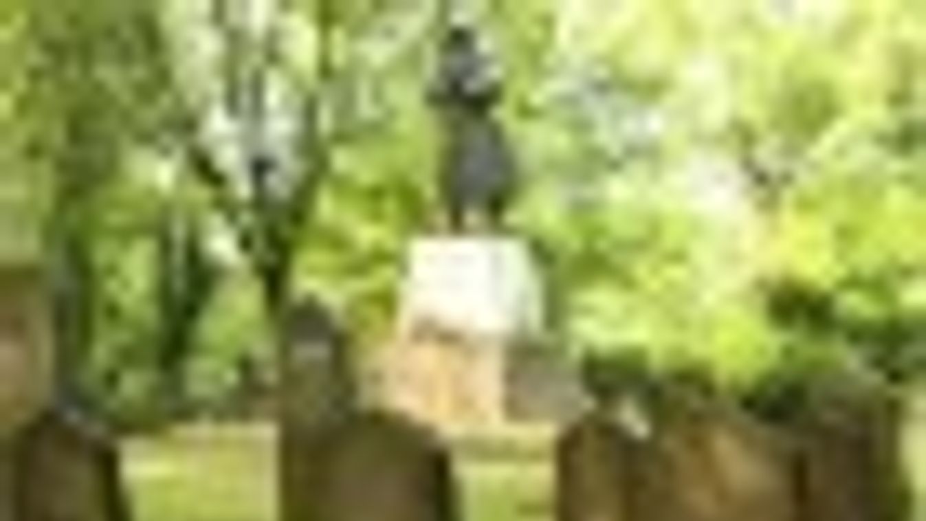 Felújítják a református temető I. világháborús hadisírjait Szegeden