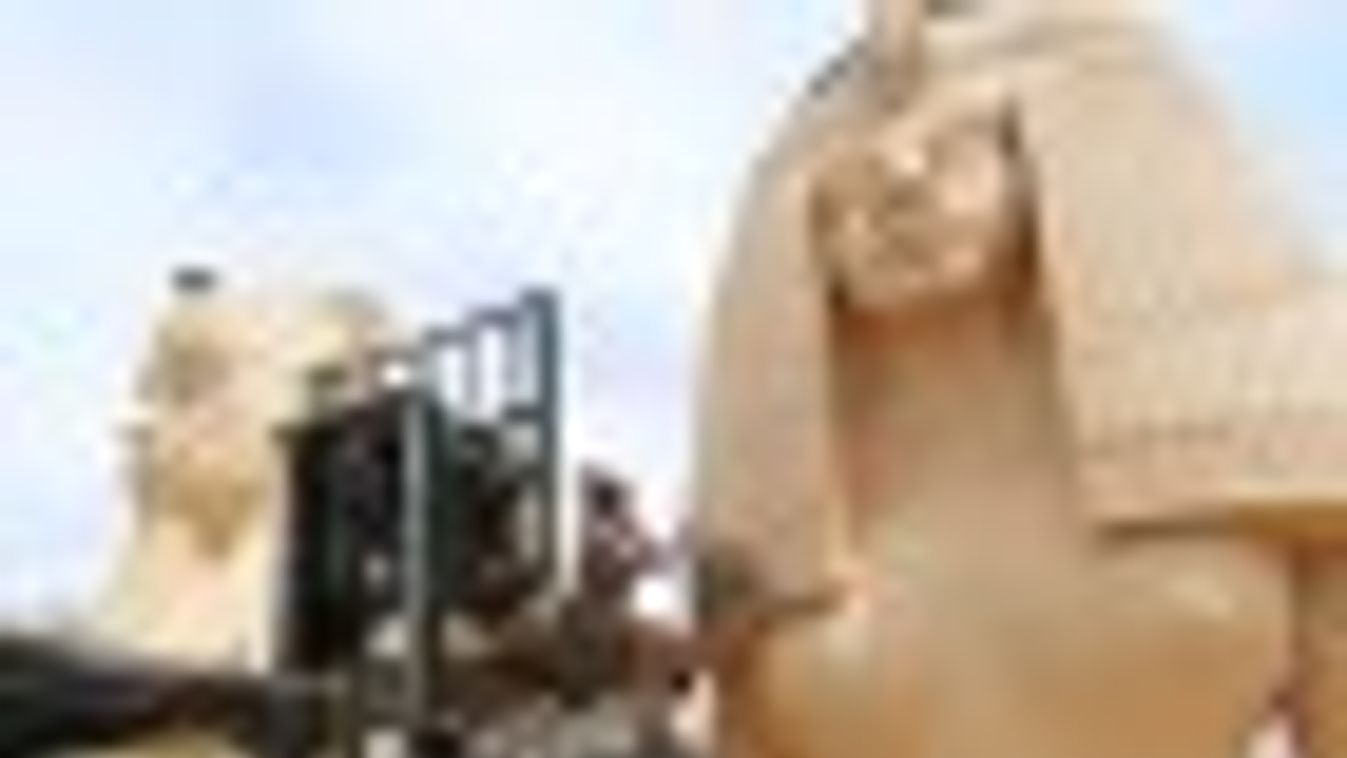 Készülnek a szoborkolosszusok a Móra-múzeum tárlatához + FOTÓK