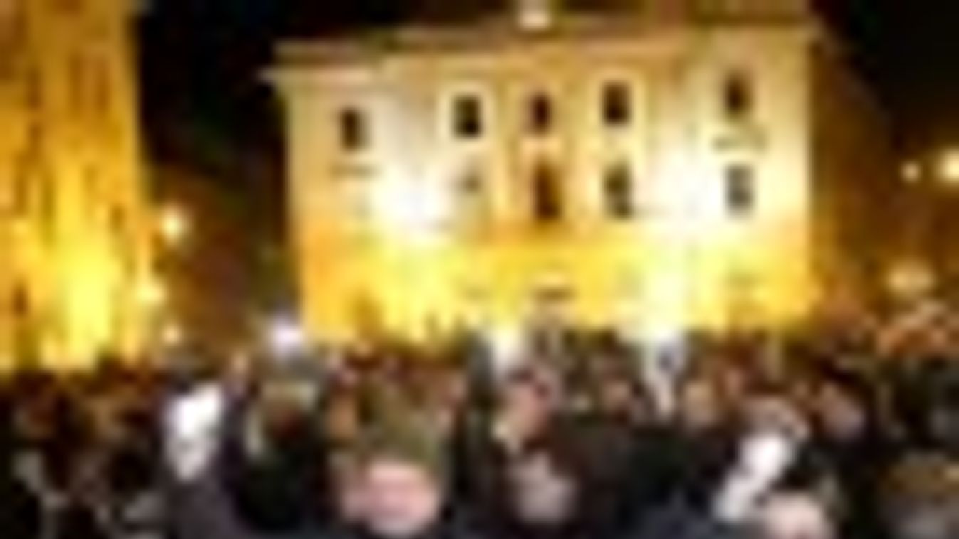 Pénteken Szegeden ismét a netadó ellen tüntetnek - politikusok is mozgósítanak