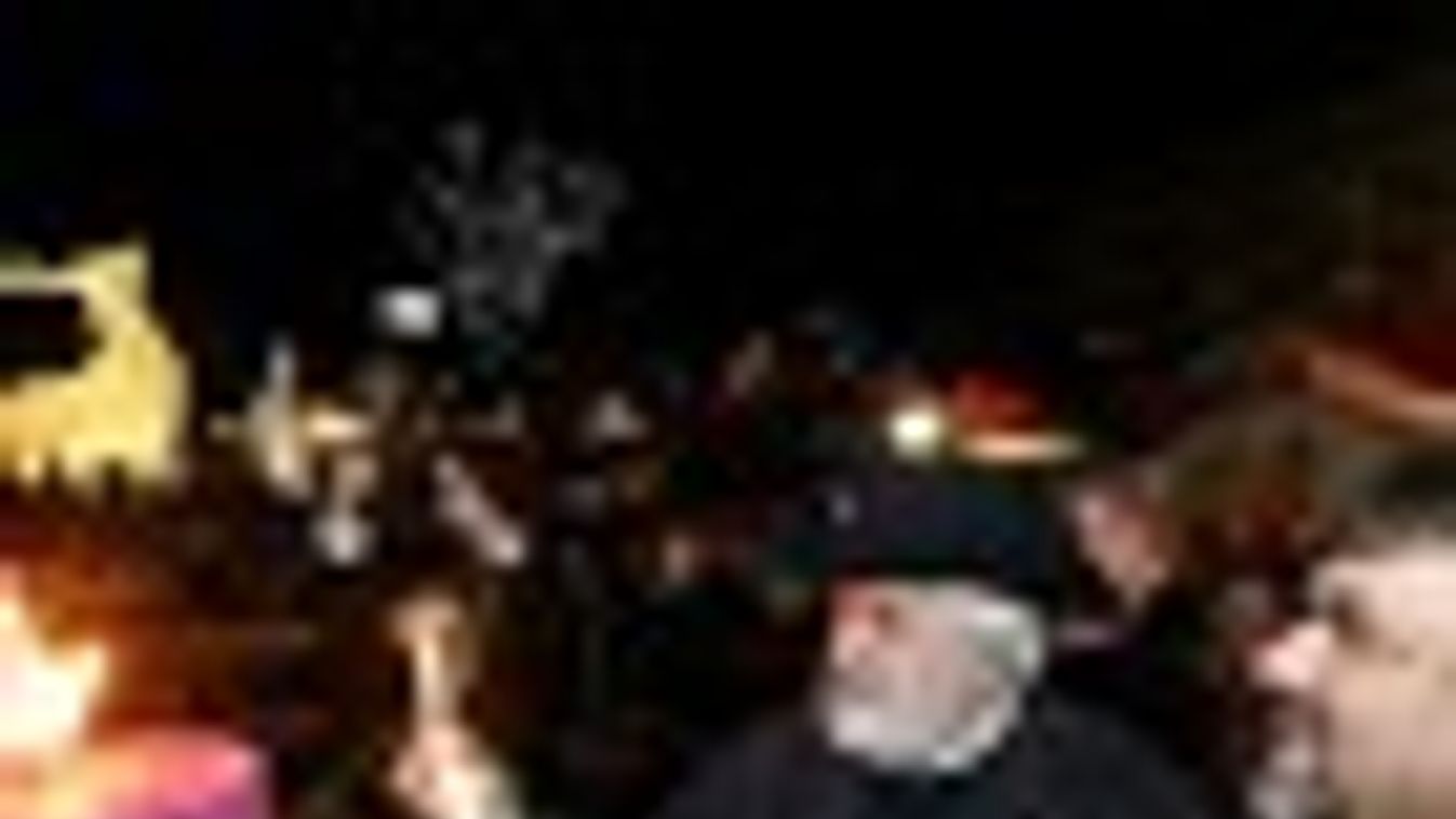 A második lila gyertyát is meggyújtották a város adventi koszorúján + FOTÓK