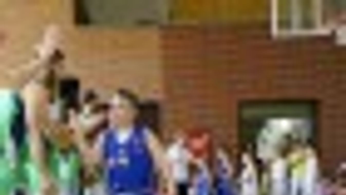 Kosárlabda: a Szedeák játékosai avatták fel a Bonifert-iskola tornatermének új palánkjait + FOTÓK