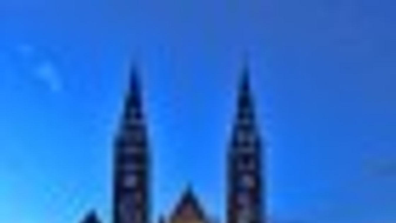 Muri Enikő és Vágó Bernadett alakítja Esmeraldát A Notre Dame-i toronyőrben