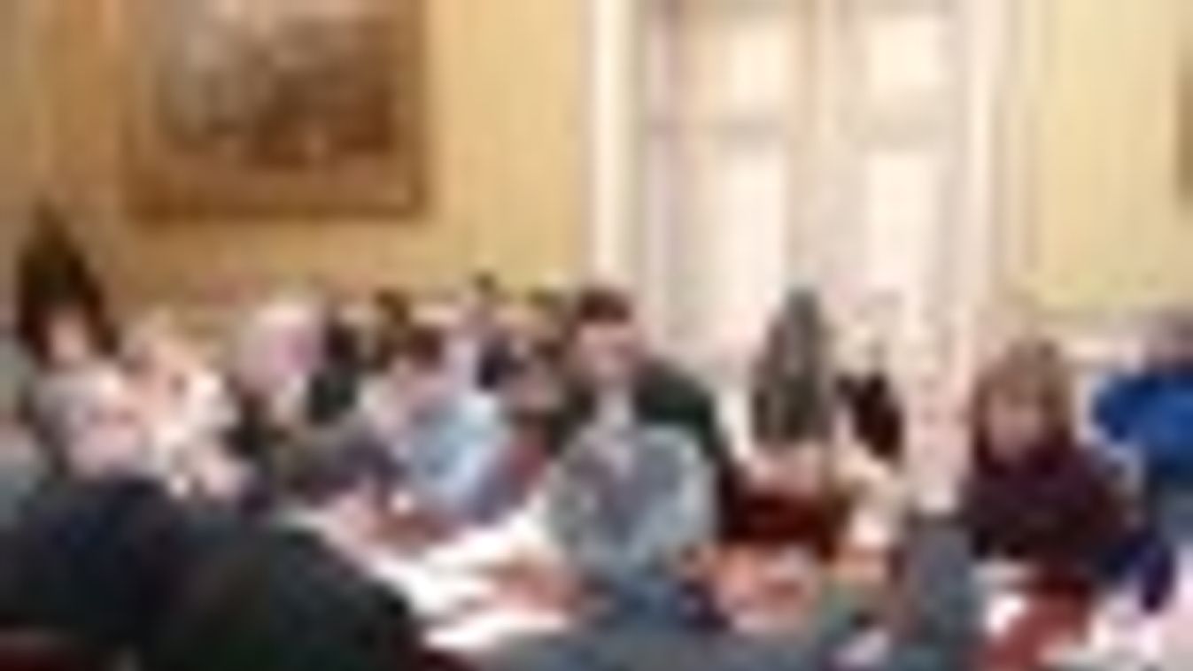 Egy újszegedi telek sorsa és a polgárőrök támogatása ügyében merültek fel kérdések a jogi bizottság ülésén