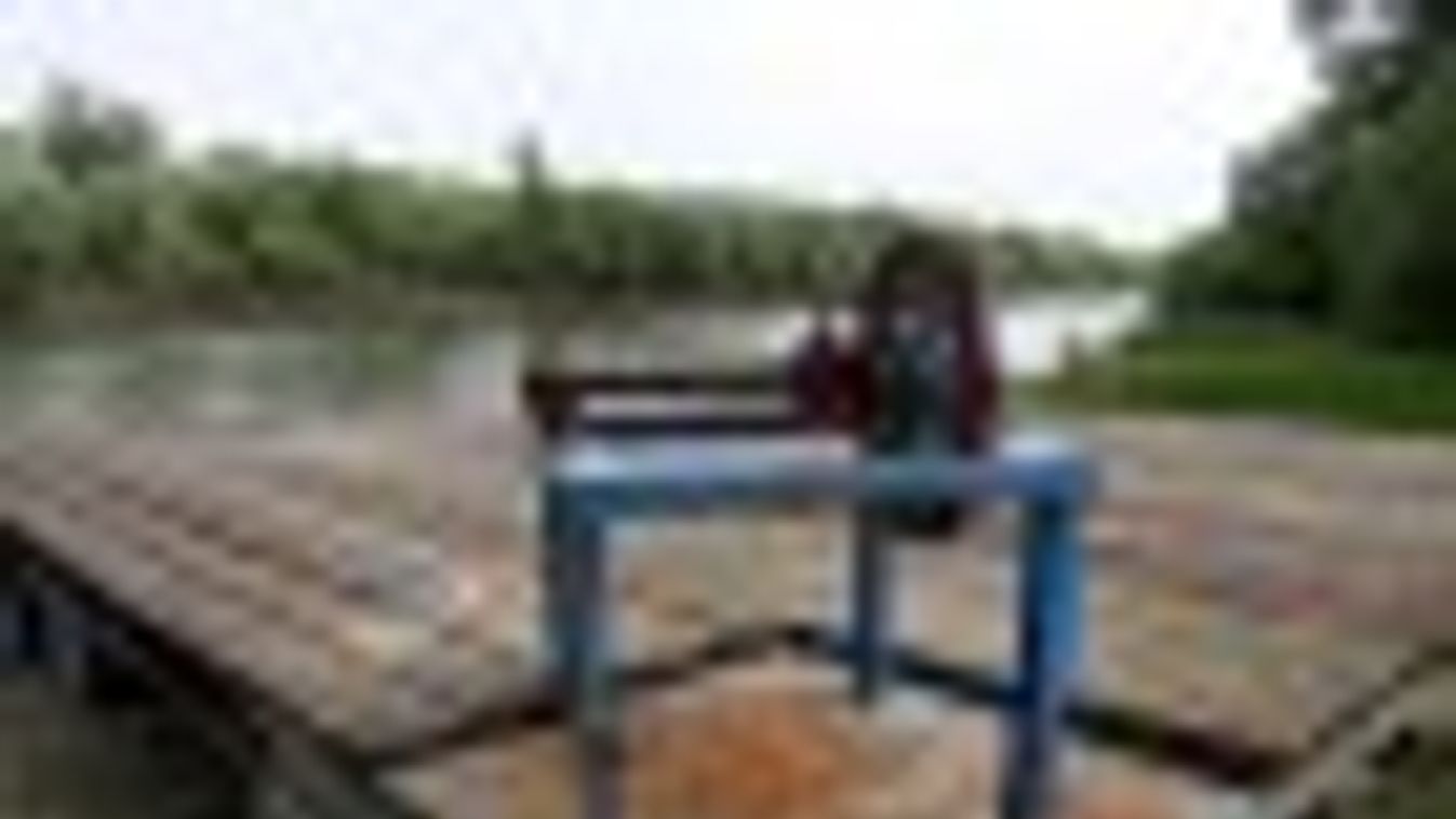 Mólóvita újratöltve – az algyői testület többsége megválna a település úszóművétől