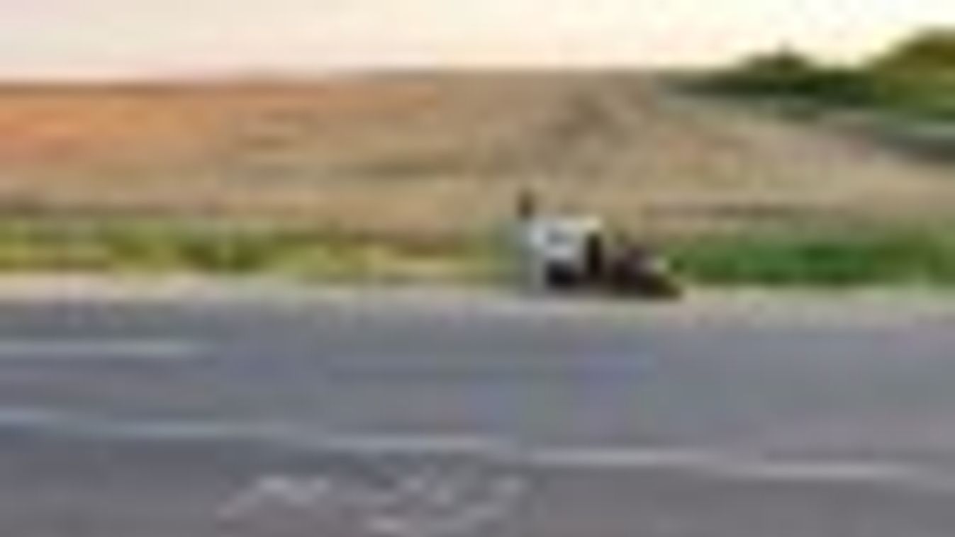 Motorkerékpáros ütközött személyautóval