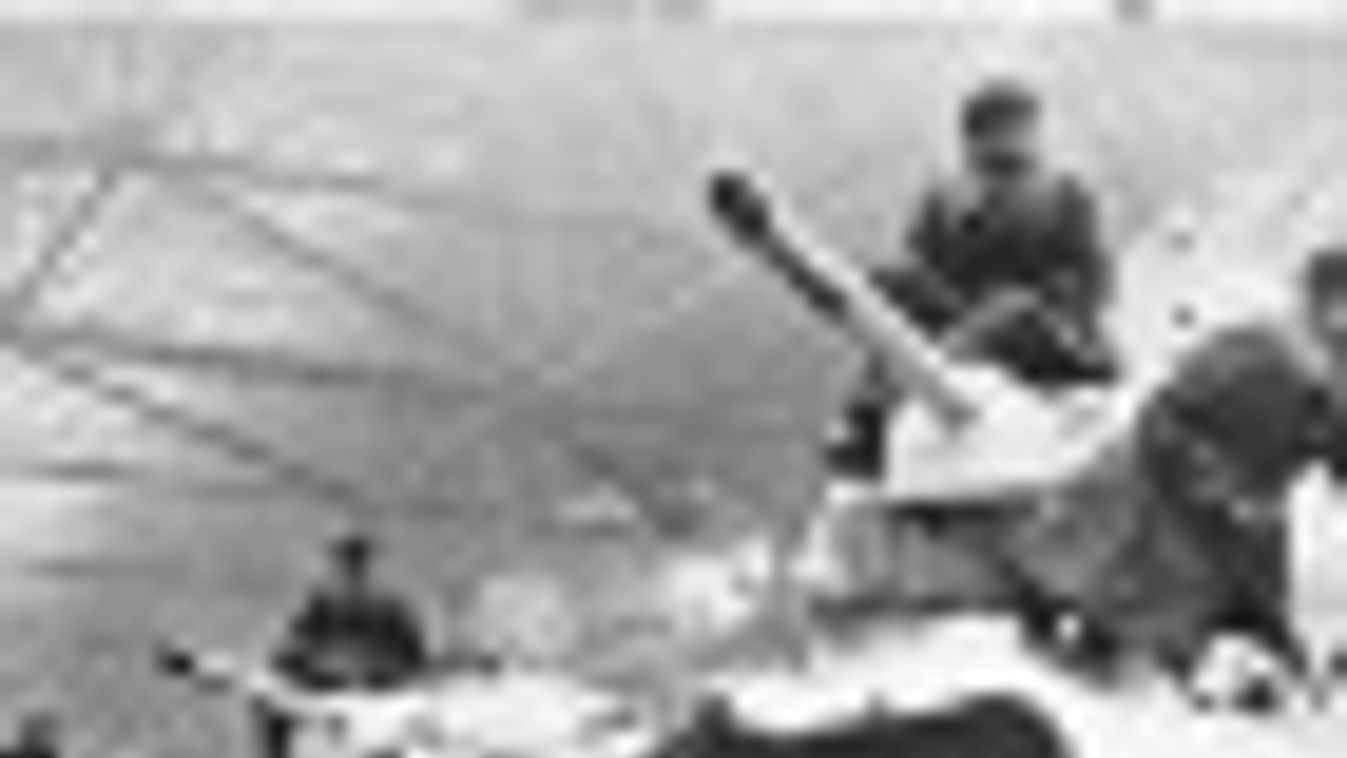 Kiemelnék a Tiszából a világháborús szovjet harckocsit