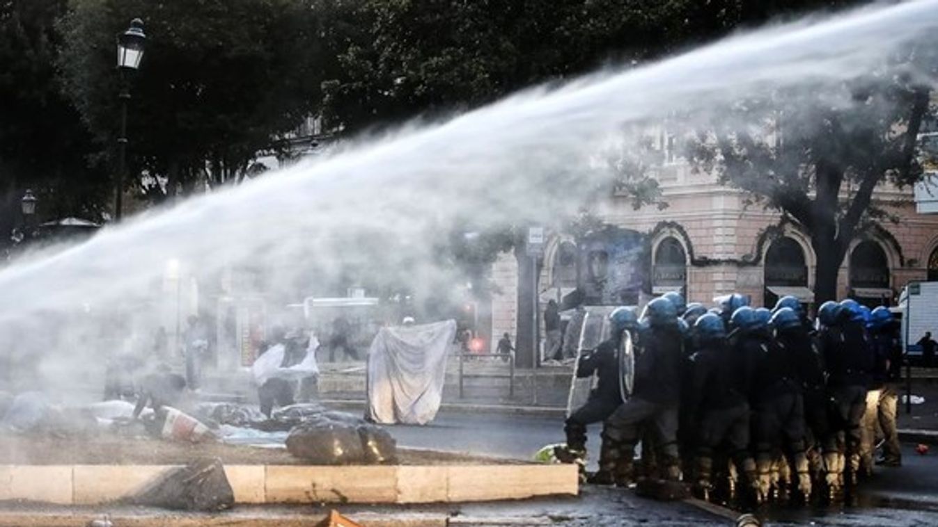 Lakást követeltek maguknak a Rómában tüntető bevándorlók