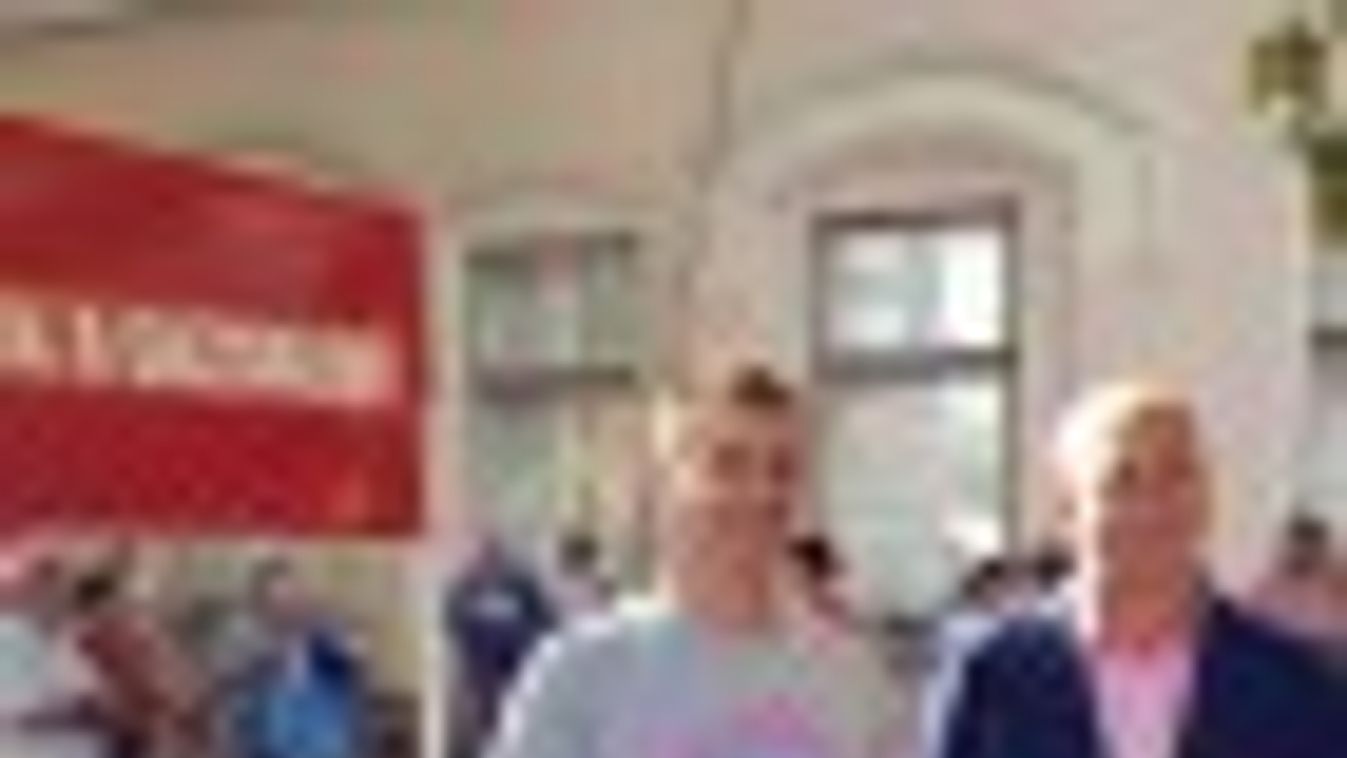 Semmi köze az MSZP-hez a Rója mellett korábban tüntetést szervező férfinak