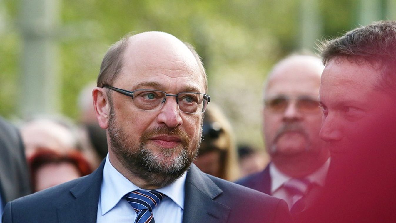 Schulz támadta Merkelt a német kancellárjelöltek vitáján, de alulmaradt