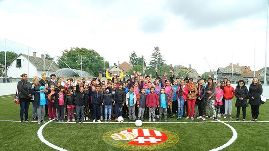Visszahozhatja a futballt Magyarcsanádra az új műfüves pálya + FOTÓK