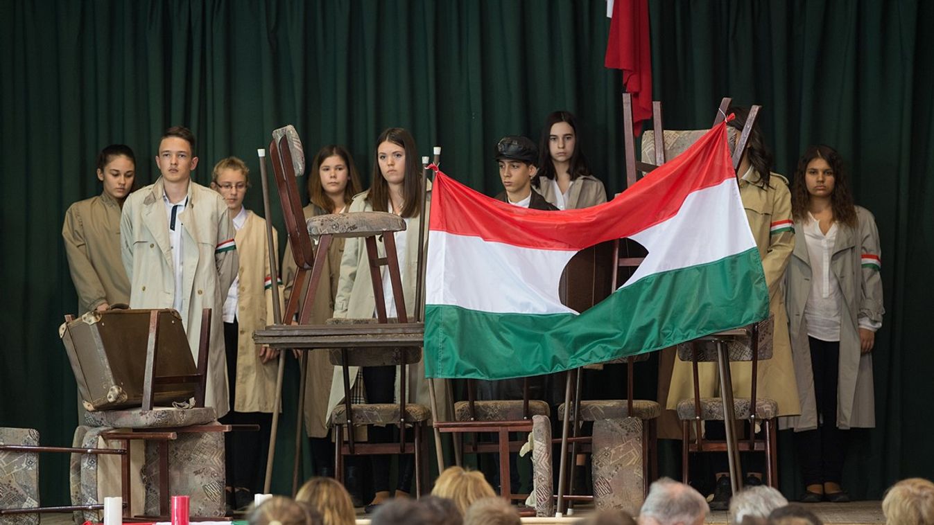A szabadságért adták vérüket – ’56-ra emlékeztek a szőregi diákok + FOTÓK
