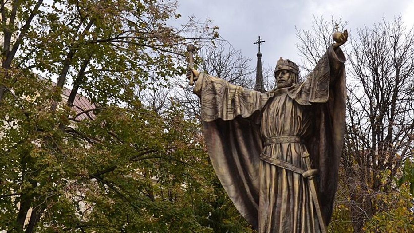 Szegedi szobrász Szent Istvánja Jánoshalmán