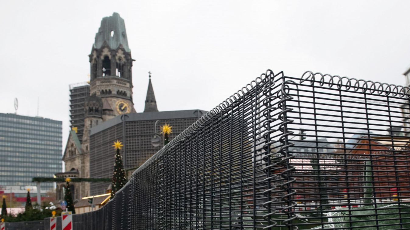 Fallal veszik körbe a berlini karácsonyi vásárt a terrorveszély miatt