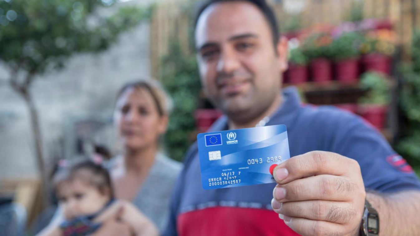 Névtelen ENSZ UNHCR-EU bankkártyát használnak a migránsok a Balkánon