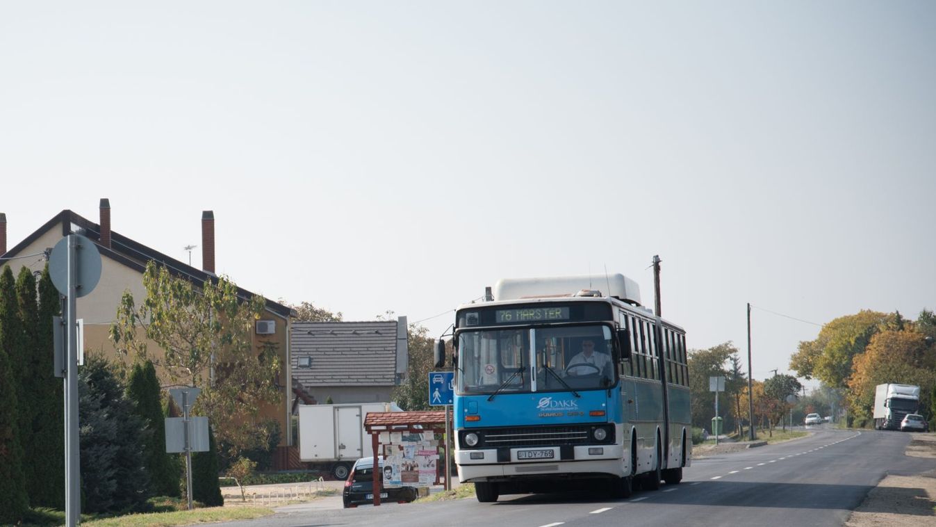 Az önkormányzat miatt selejtezi a DAKK a csuklós buszokat Szegeden?