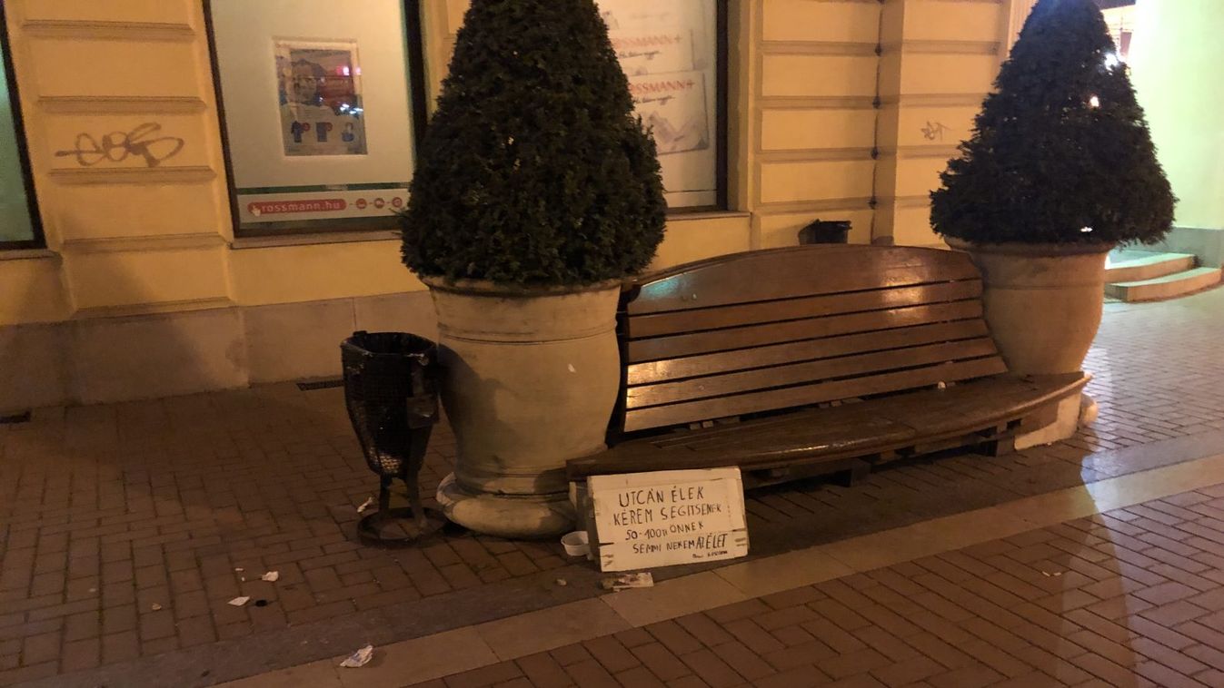 Már padot is foglalnak a Kárász utcán a hajléktalanok