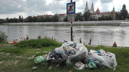 Szemétsprinterek tisztítják meg Szegedet