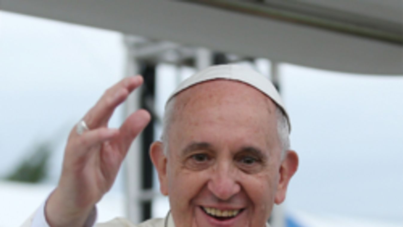 Valódi emberi közösséget szorgalmazott a közösségi oldalak helyett Ferenc pápa 
