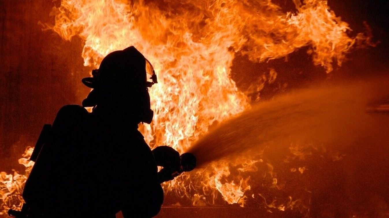 Több tűzesethez riasztották a megye tűzoltóit