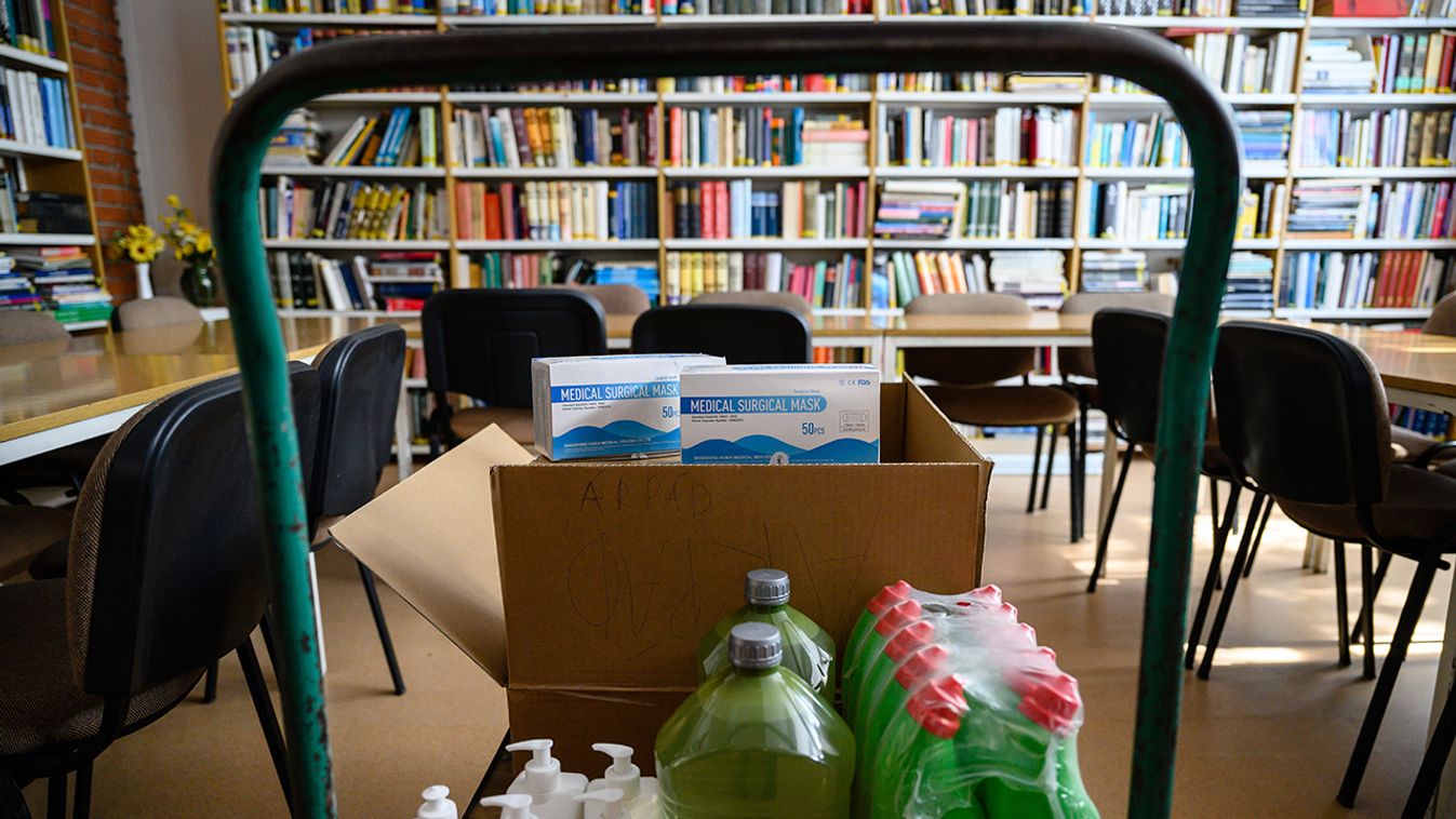 Több mint 400 ezer fertőtlenítőszert szállított az iskolák ellátására egy szegedi cég