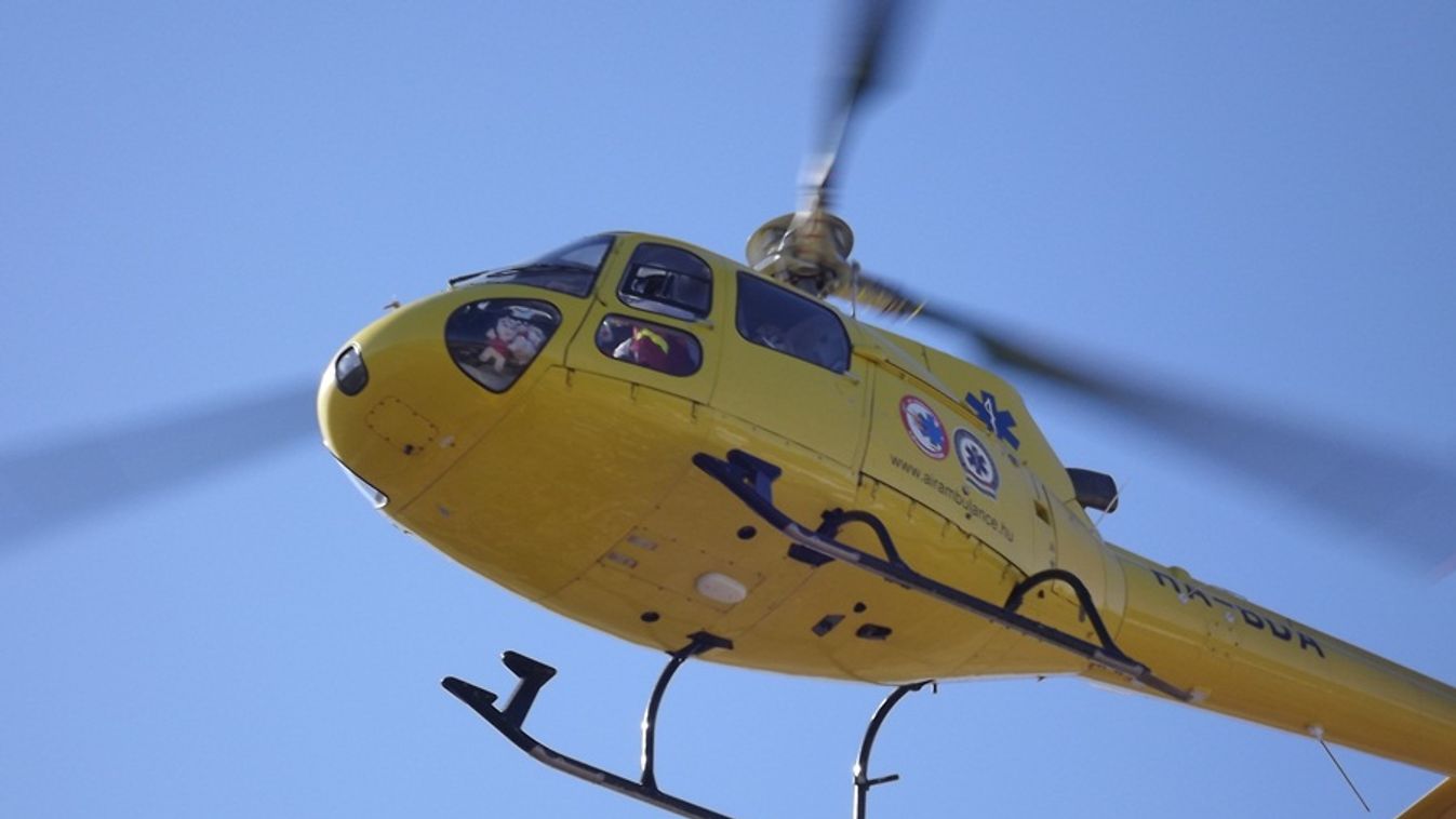 Mentőhelikopter érkezett a zákányszéki épülettűzhöz