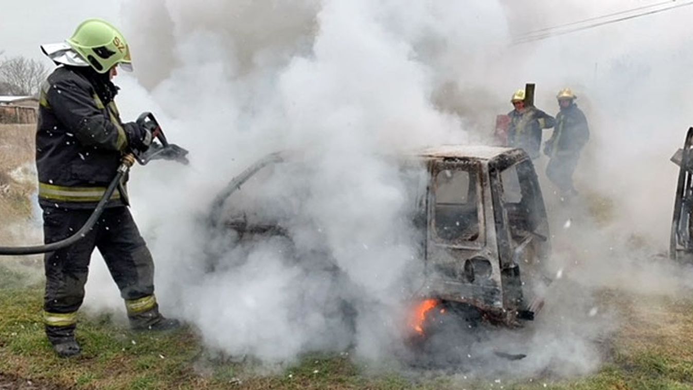Két kocsi is kiégett Szegeden