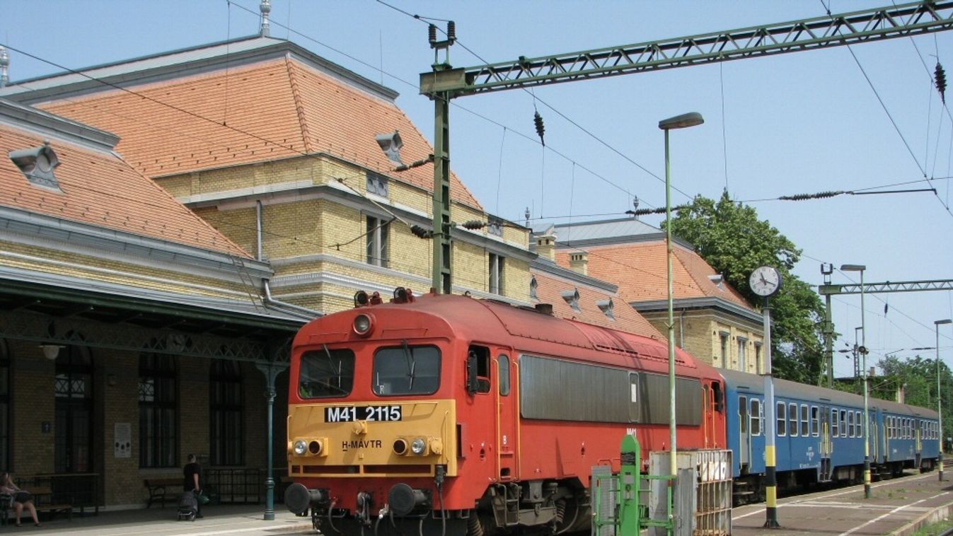 Így robog a vonat a felújított Szeged–Hódmezővásárhely-szakaszon – videó!
