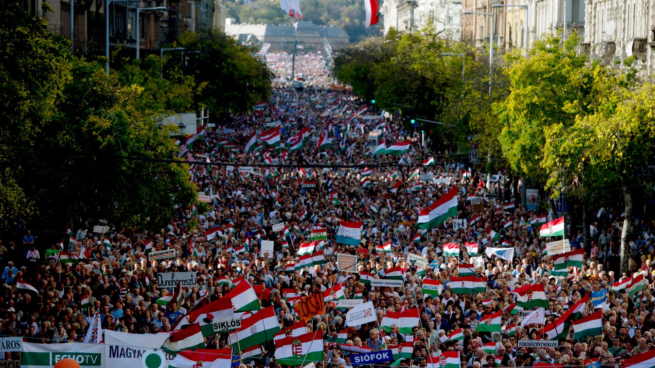 A "belső férgek" és a "globális liberalizmus magyarországi csatlósai" miatt jön a BÉKEMENET!