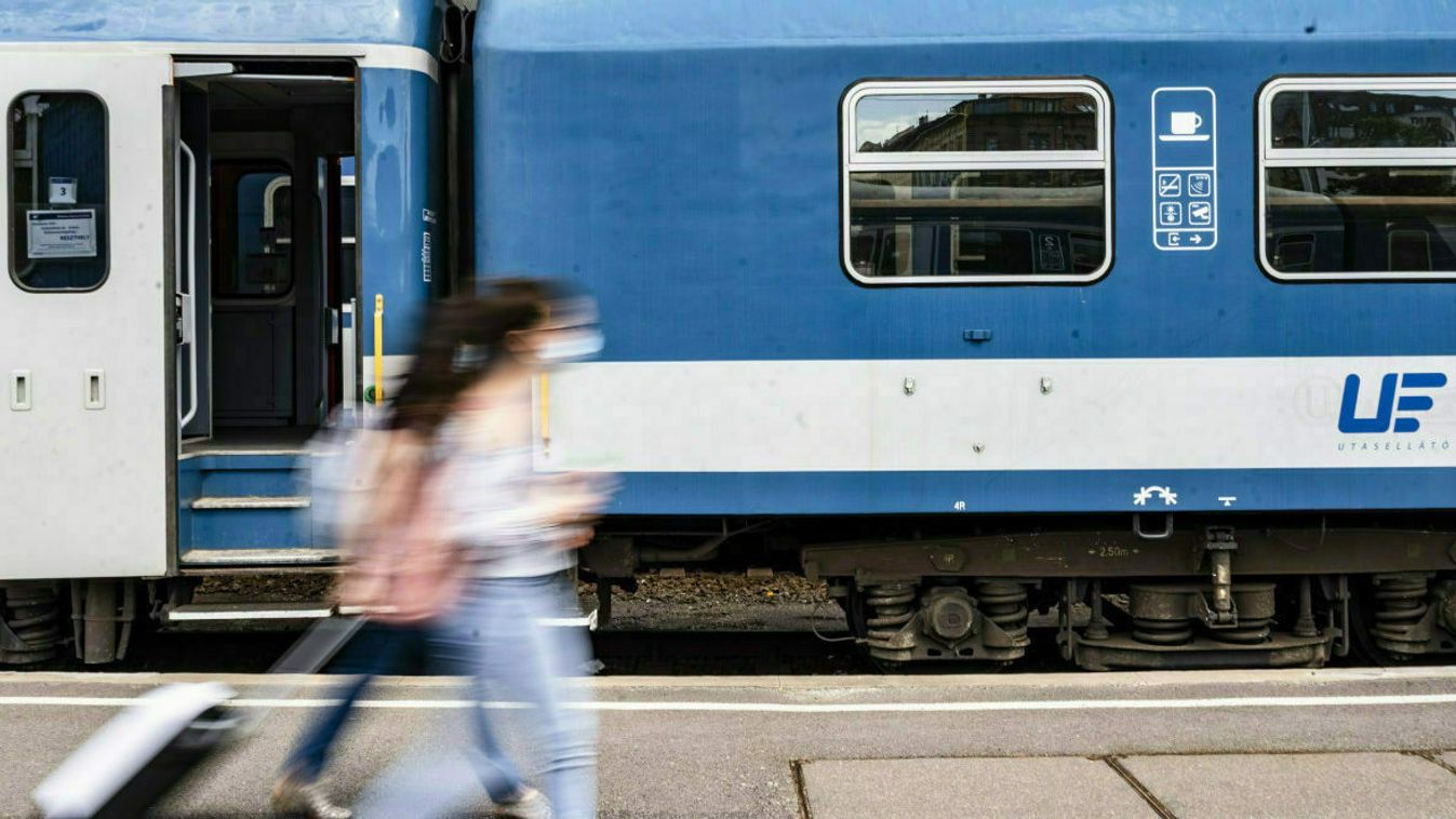 Majdnem egy hónapra megváltozik a közlekedés a Budapest-Cegléd-Szeged vasútvonalon
