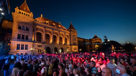 Bejött: százezrek ünnepelték Budapest utcáin a nemzeti ünnepet