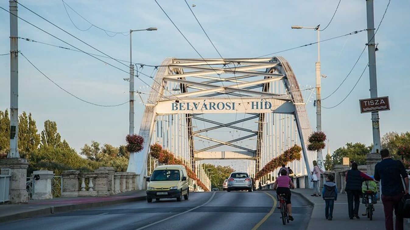 Meghalt a Belvárosi Hídról leugró nő