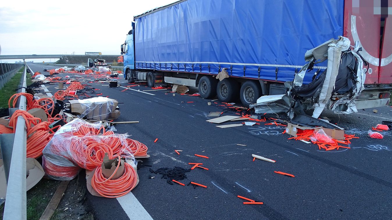 Jelentős a torlódás Szeged felé az M5-ös autópályán, két baleset is volt
