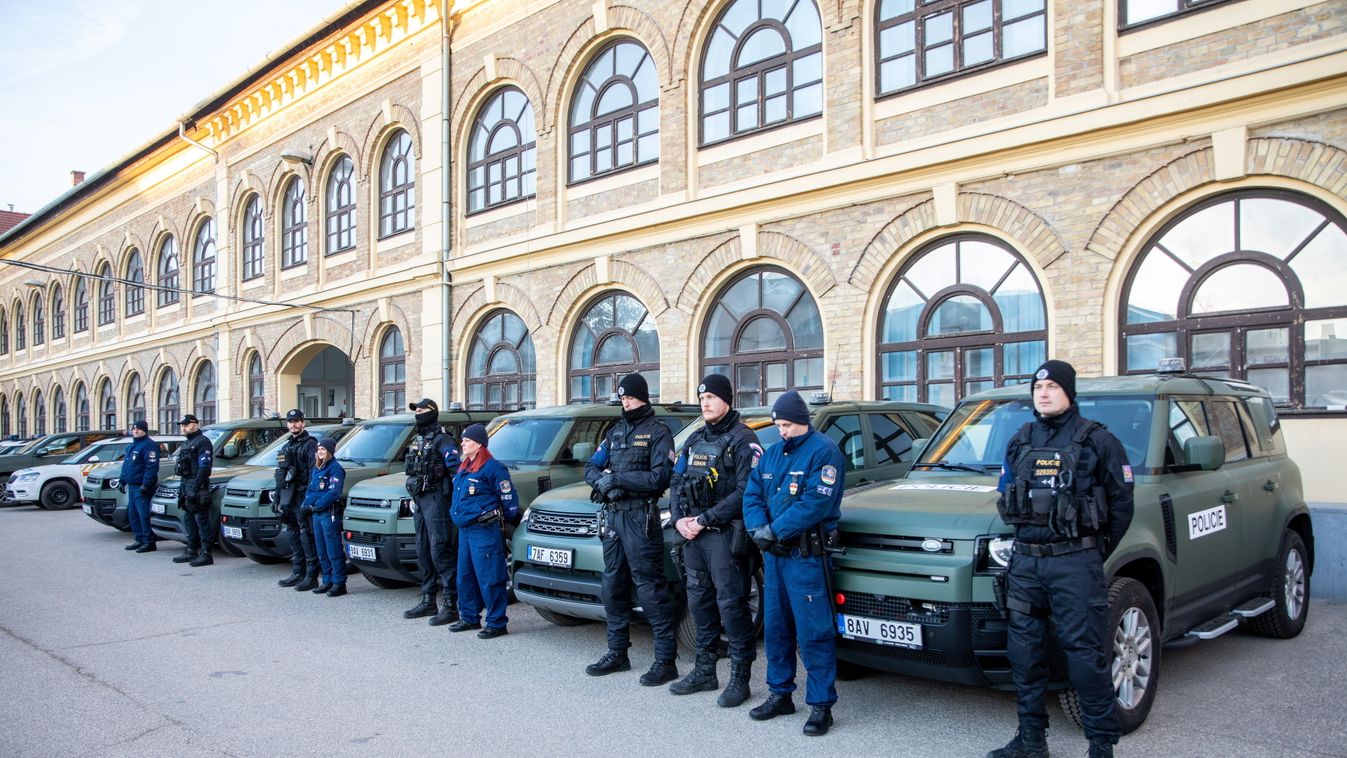 Újabb cseh rendőrök segítik a déli határ védelmét Csongrád-Csanád megyében