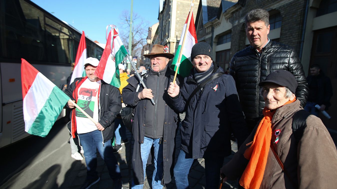 Többszázan indultak el Szegedről is a békementre