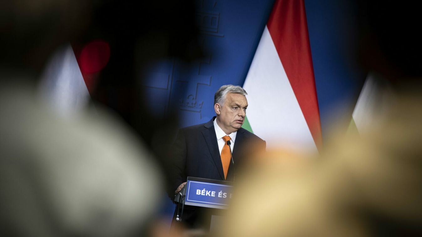 Orbán bemutatta a harcosok klubját