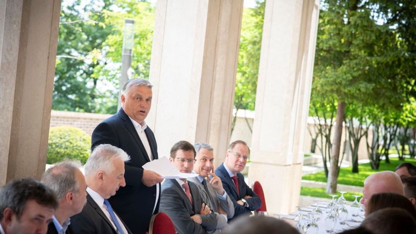 Nehéz út áll Orbán Viktor előtt