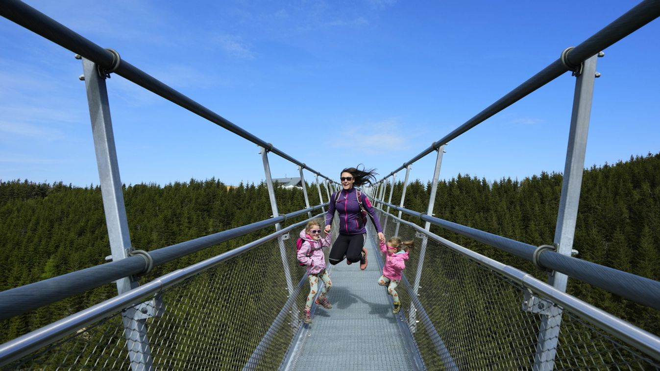Megépítették a világ leghosszabb gyalogos hídját