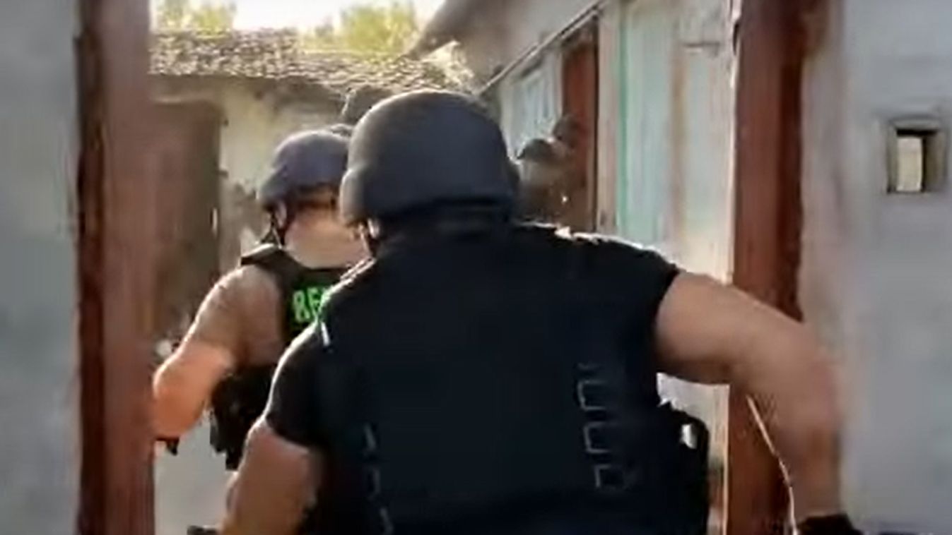Kommandósok rúgták rá az ajtót a szegedi drogdílerekre – videó!