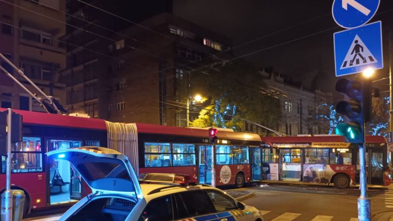 Trolibuszok ütköztek Szeged belvárosában