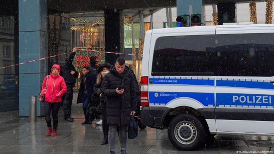 Túszokat ejtettek egy drezdai bevásárlóközpontban