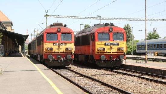 Mozdonyhiba miatt leállt egy vonat a Szeged-Békéscsaba vonalon