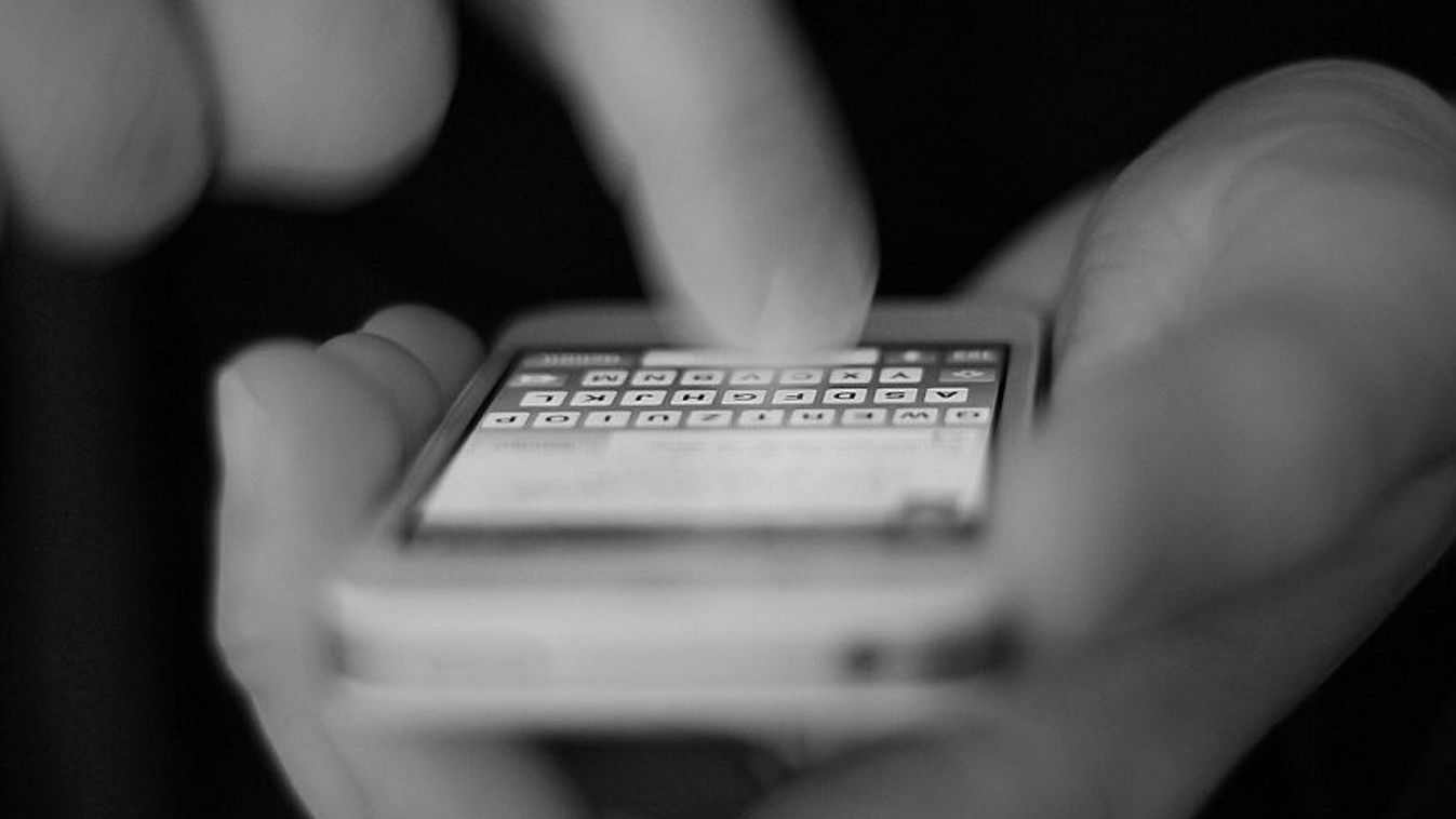 SMS-ben küldött rémhír miatt nyomoz a rendőrség