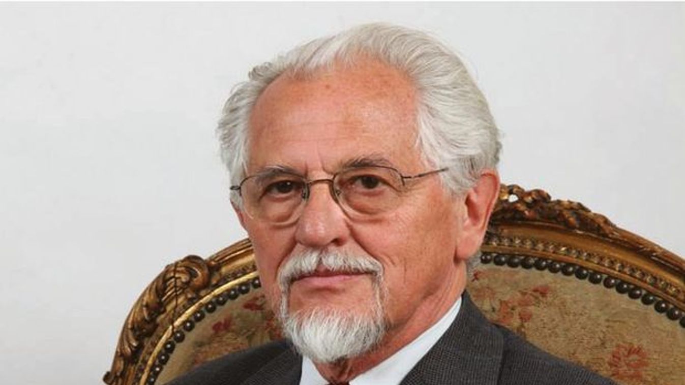 Venetianer Pál kapta a Szegedi Akadémiai Bizottság életműdíját