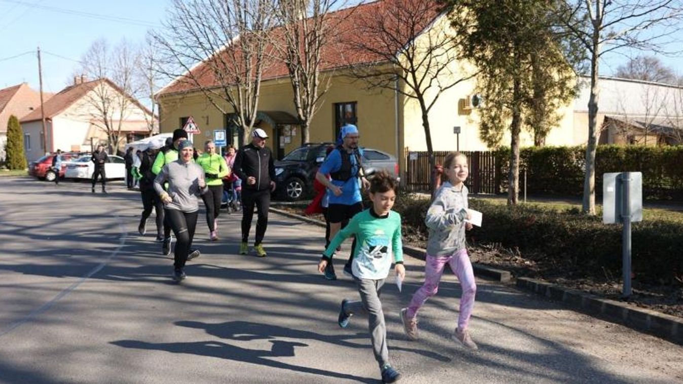 Petőfi 200 futóversenyt rendeztek Algyőn