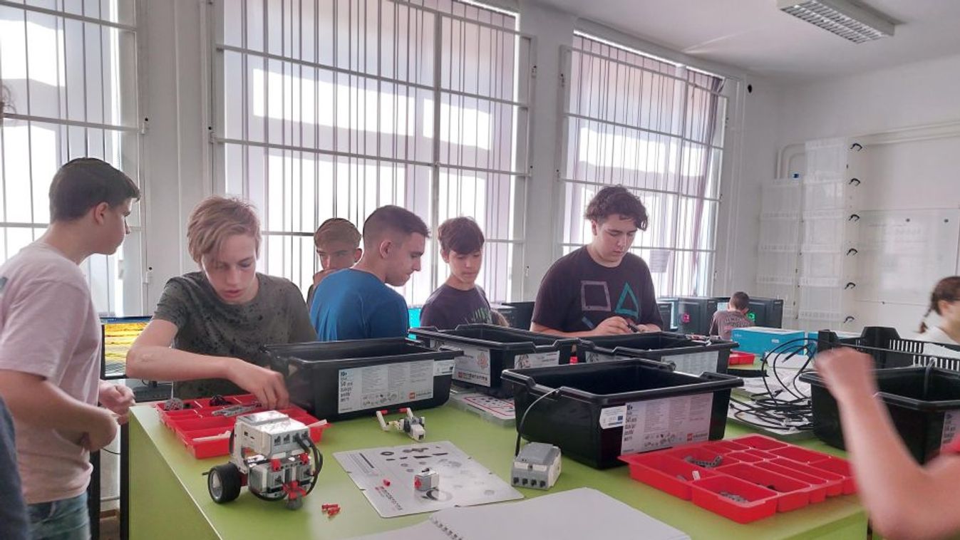 Pályaorientációs tábort tartanak általános iskolásoknak Szegeden és több vármegyei településen is