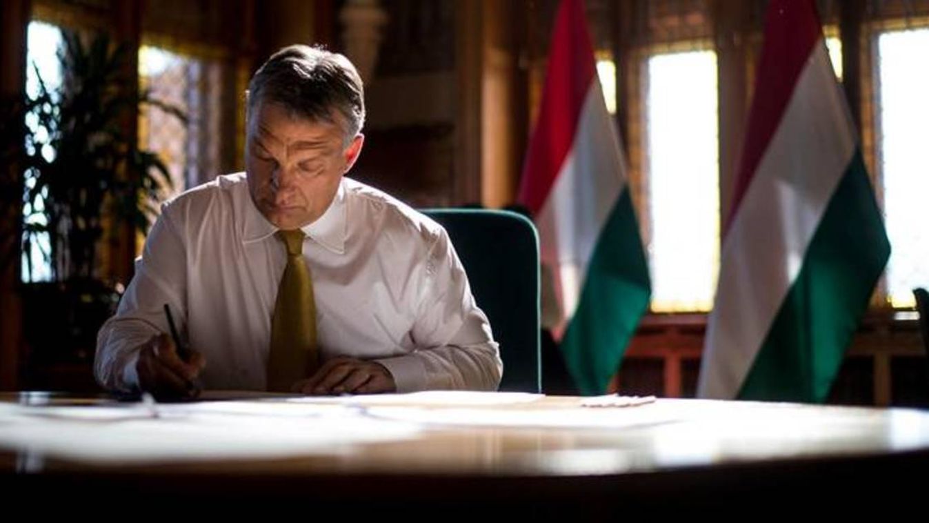 A nemzeti szuverenitás és a schengeni határok megvédéséről írt a horvát államiság ünnepén Orbán Viktor