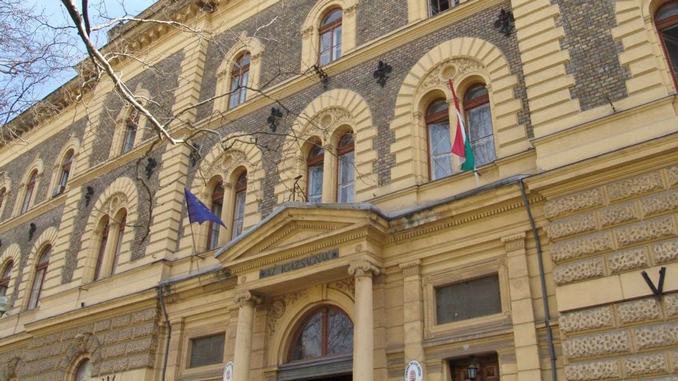 A Szegedi Törvényszéket és Ítélőtáblát méltatta az Országos Bírósági Hivatal elnöki kabinetjének vezetője